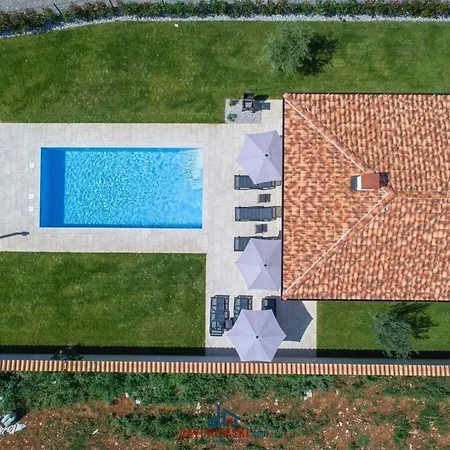 Luca Comfortable Hotel